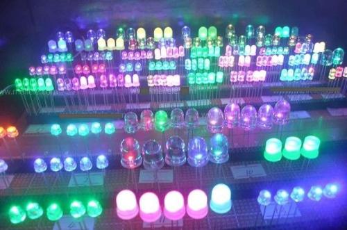 LED软灯条和LED硬灯条有什么区别?